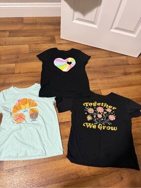 Cat & Jack Black Tee with Rainbow Heart Graphic